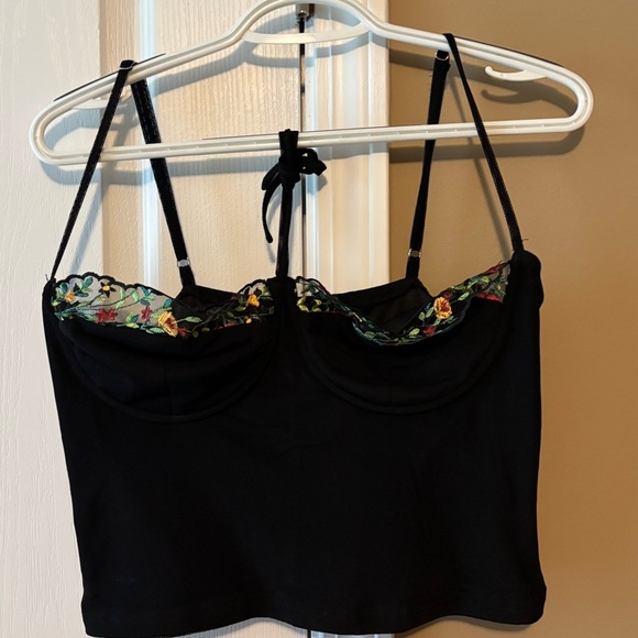 Princess Polly Black Floral Trim Top - Picture 4 of 4
